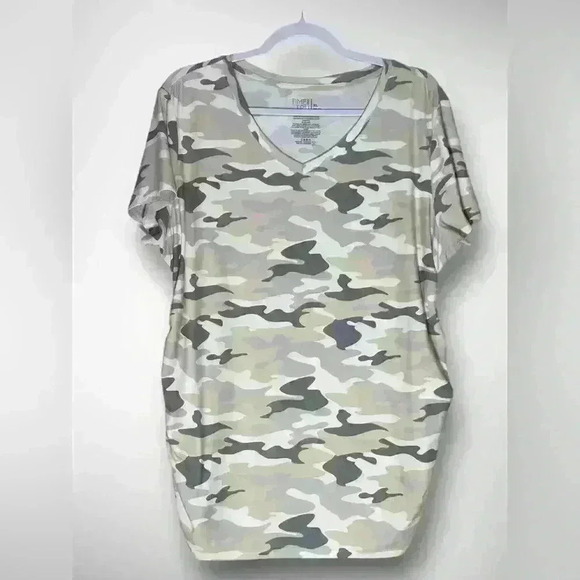 Time and Tru Tops - Women’s Maternity Top by Time and Tru Size XL  16-18 Grey Camouflage